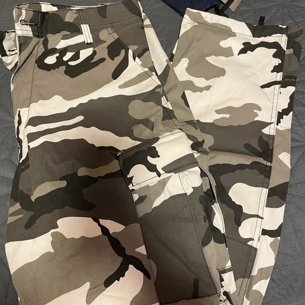 Camp camouflage cargo pants